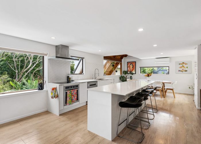  at 18 Marlborough Avenue, Glenfield, North Shore City, Auckland