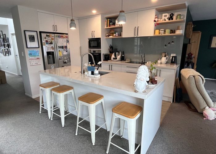  at 8 Ruhanui Lane, Pakuranga Heights, Manukau City, Auckland