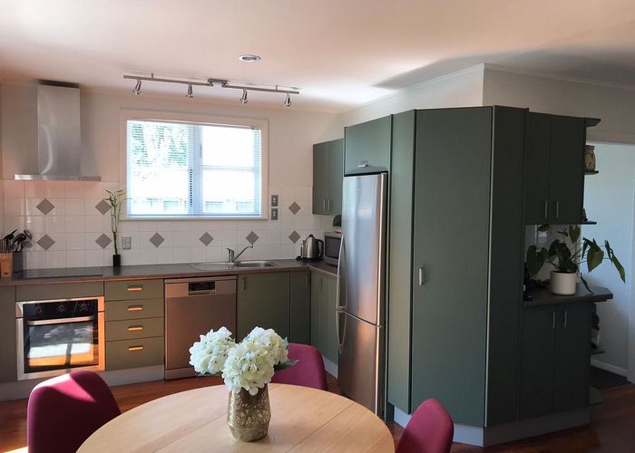  at 5 Cintra Place, Glen Innes, Auckland