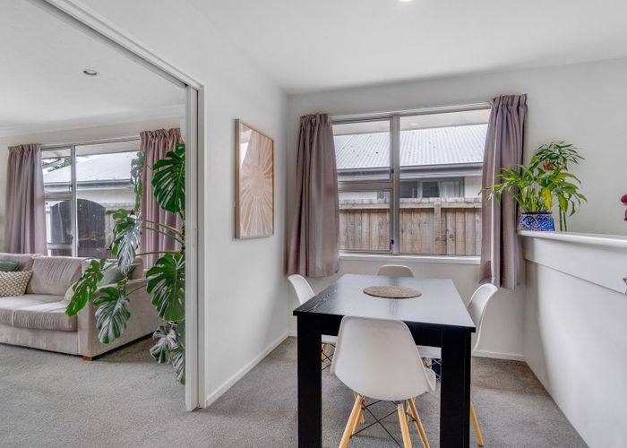  at 2/296B Wairakei Road, Bryndwr, Christchurch
