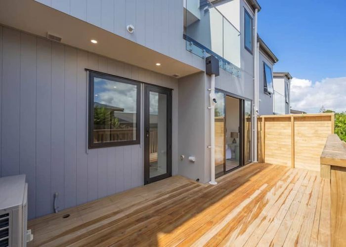  at 1/8 Sheehan Road, Te Atatu South, Auckland