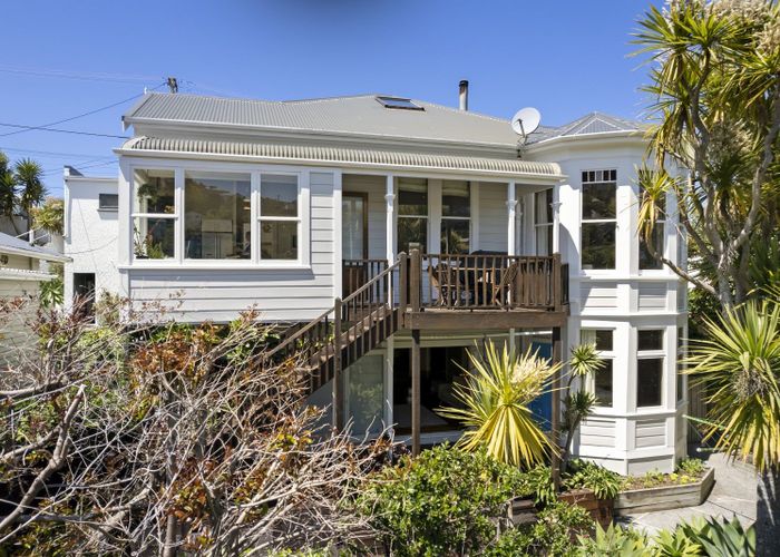  at 72 Waipapa Road, Hataitai, Wellington
