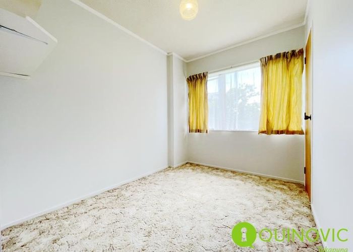  at 2/17 Queen Mary Avenue, New Lynn, Auckland