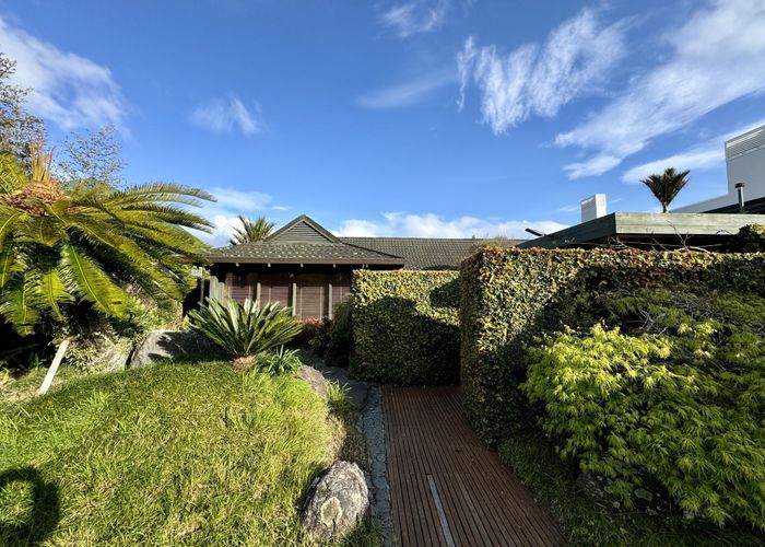  at 10 Marine Terrace, Bayswater, North Shore City, Auckland