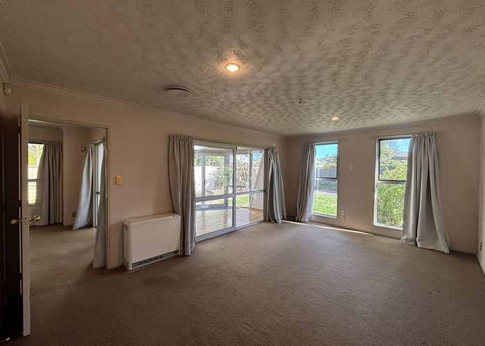  at 4 Edron Pl, Redwood, Christchurch City, Canterbury