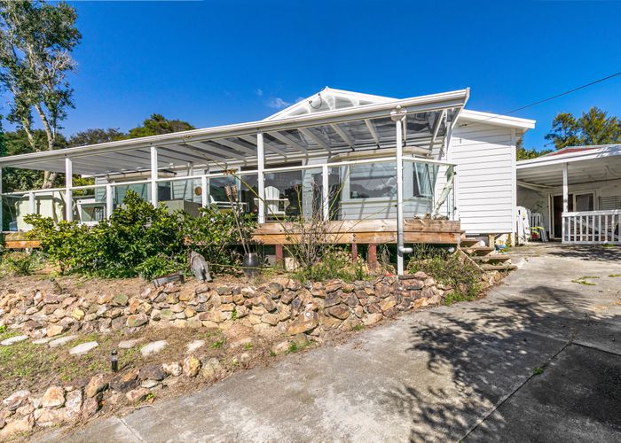  at 6 Hobson Terrace, Onetangi, Waiheke Island