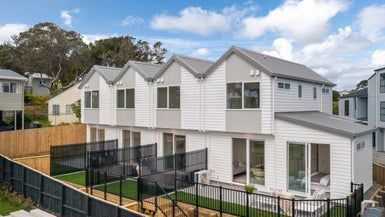  at 7A Camrose Place, Glenfield, Auckland