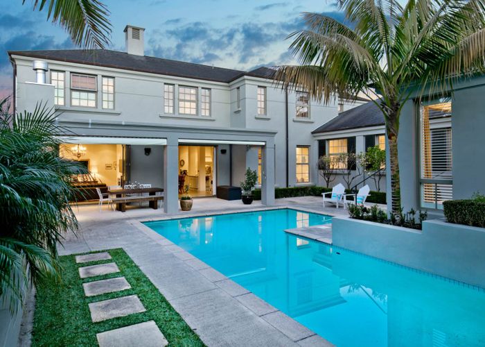  at 11 Thomas Hunter Lane, Greenhithe, Auckland