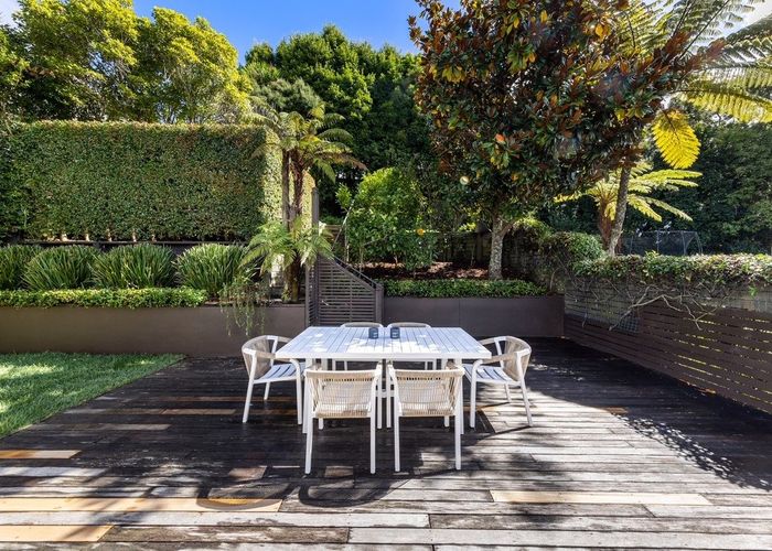  at 17 Larchwood Avenue, Westmere, Auckland