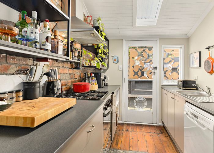  at 180 Sutherland Road, Lyall Bay, Wellington, Wellington