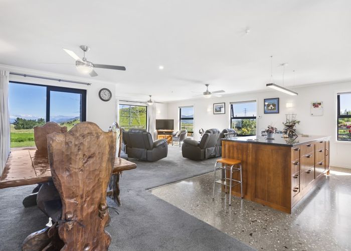  at 162 Ruffell Road, Tarras, Cromwell