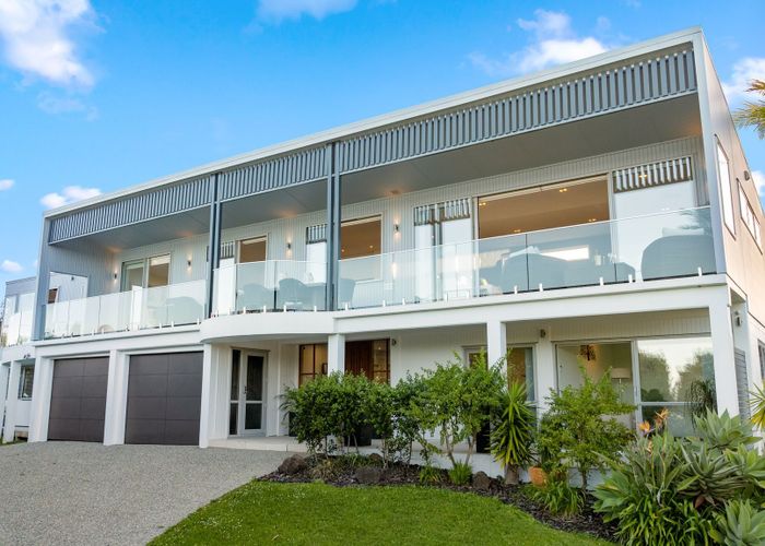  at 10 McCrystal Avenue, Bucklands Beach, Manukau City, Auckland