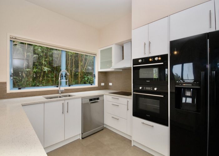  at 11 Wilmington Place, Forrest Hill, Auckland