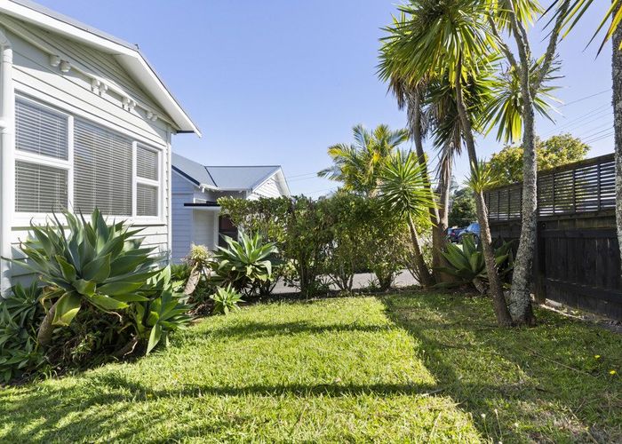  at 60 School Road, Morningside, Auckland