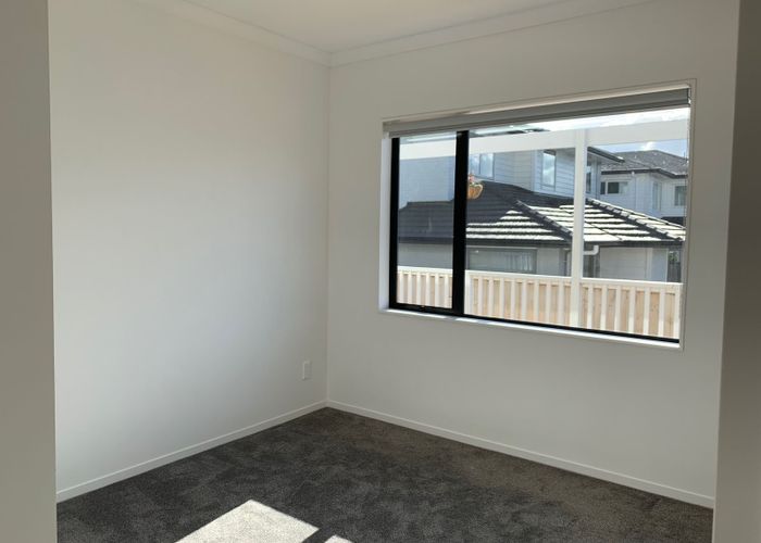  at 16 Horsefields Drive, Flat Bush, Manukau City, Auckland