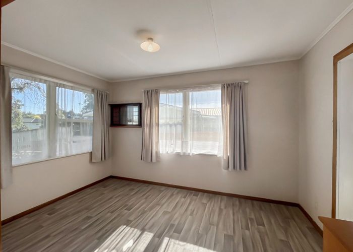  at 8 Anakiwa Street, Kelvin Grove, Manawatu, Manawatu / Whanganui