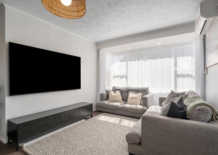  at 35 Kapiti Crescent, Titahi Bay, Porirua, Wellington