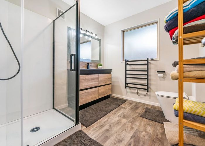  at 1/140 Titirangi Road, New Lynn, Waitakere City, Auckland