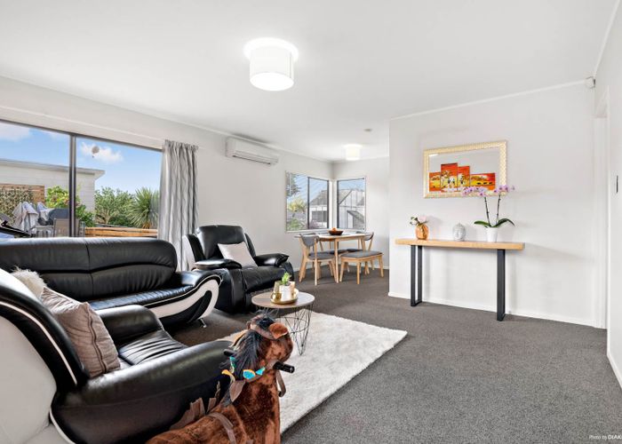  at 2/22 Myers Road, Manurewa East, Auckland