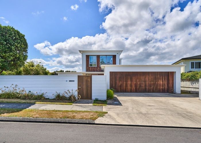  at 31 Pendennis Point, Camborne, Porirua, Wellington