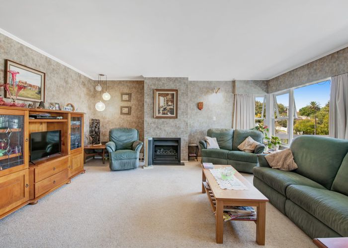  at 7 Park Road, Glenfield, Auckland