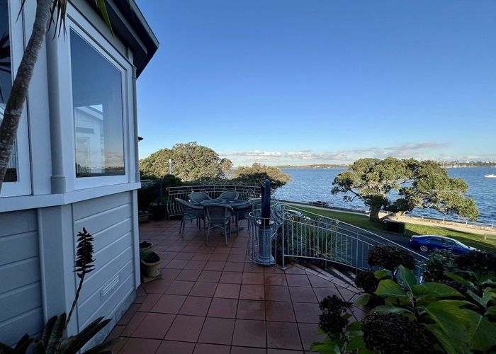  at 2/9 King Edward Parade, Devonport, North Shore City, Auckland