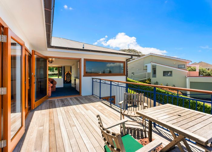  at 7 Brighton Terrace, Mairangi Bay, North Shore City, Auckland