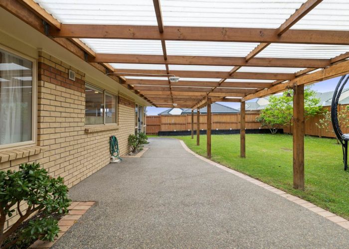  at 102 Golfland Drive, Golflands, Manukau City, Auckland