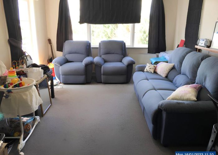  at 9 Roband Avenue, Glenfield, North Shore City, Auckland
