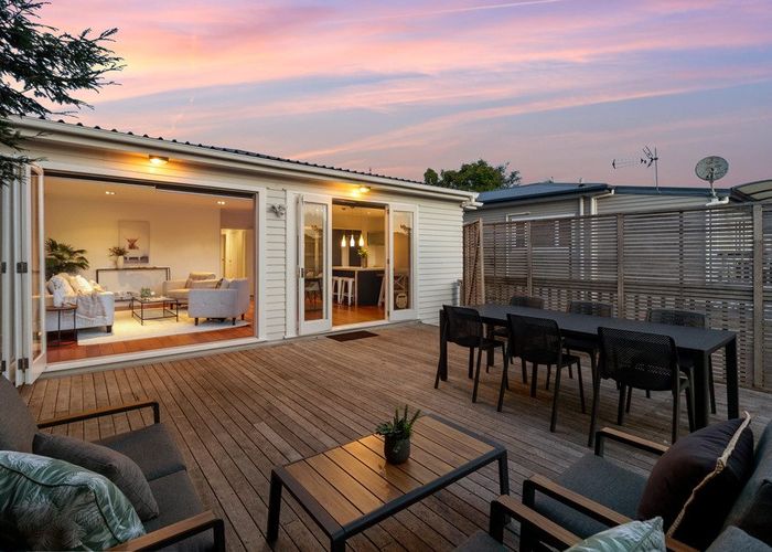  at 42 Parkdale Road, Mount Albert, Auckland City, Auckland