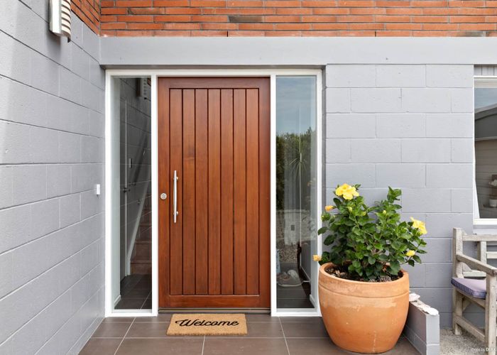  at 15 Margaret Place, Milford, Auckland