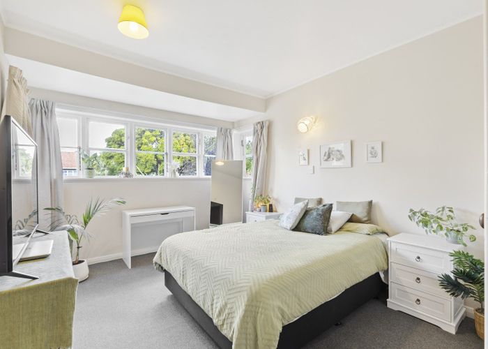  at 54 Savage Crescent, West End, Palmerston North