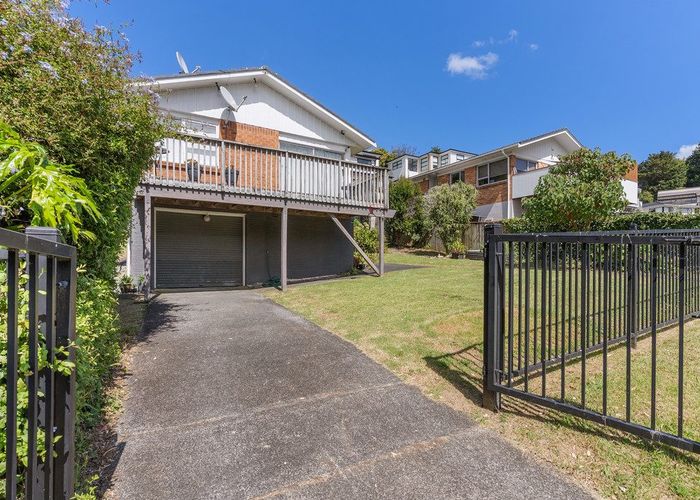  at 17 Sovereign Place, Glenfield, North Shore City, Auckland