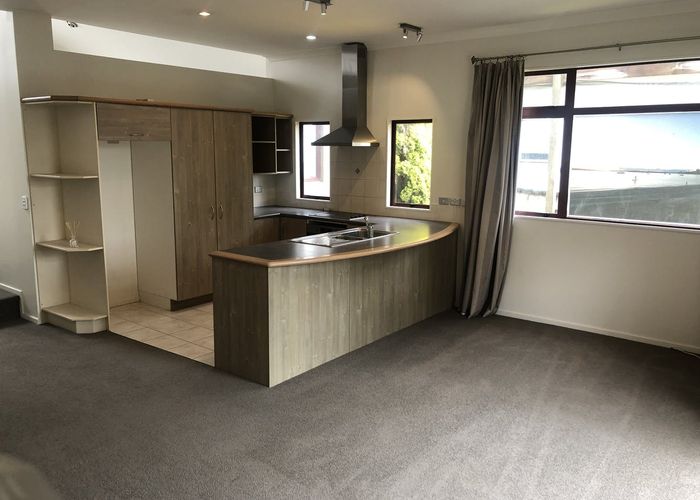  at 7 Pyrite Street, Westgate, Auckland