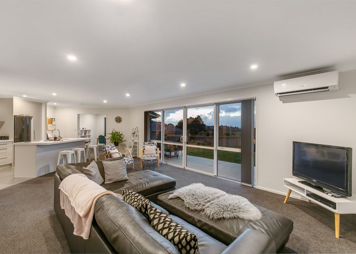  at 8 Lusk Way, Patumahoe, Pukekohe