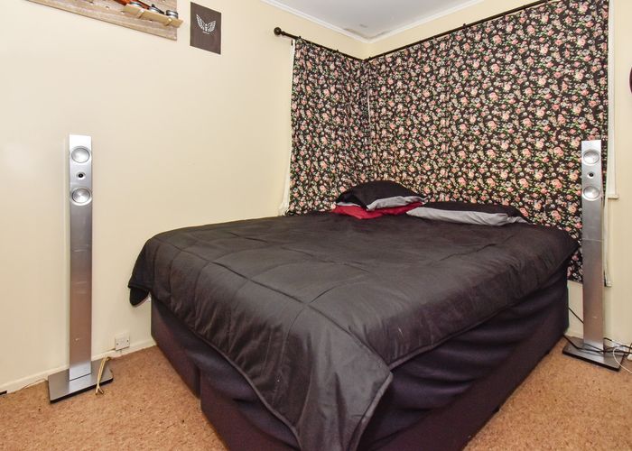  at 8 Cullinan Avenue, Mangere, Auckland