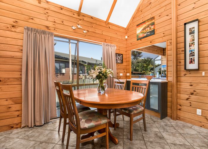  at 4 Hadley Wood Drive, Wattle Downs, Auckland