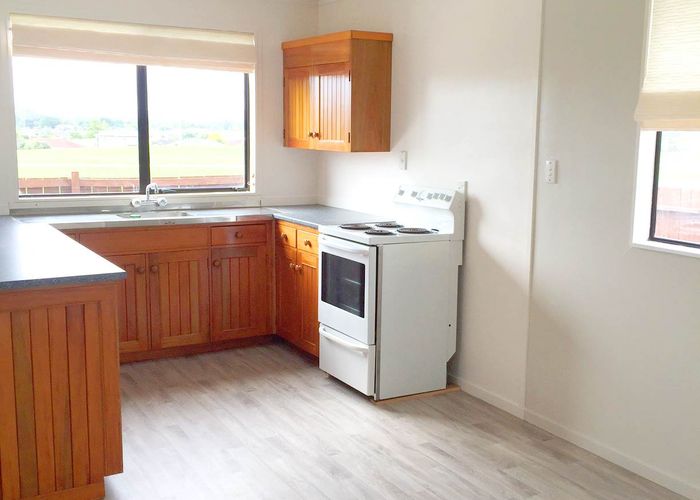  at 2/16 Secretariat Place, Randwick Park, Auckland