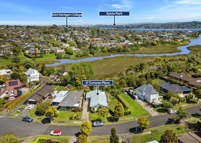  at 17 Curacao Place, Half Moon Bay, Auckland