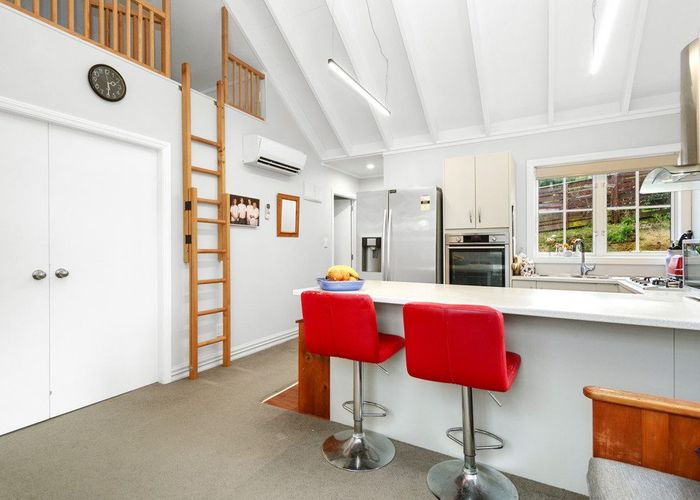  at 74 Kiwi Crescent, Tawa, Wellington