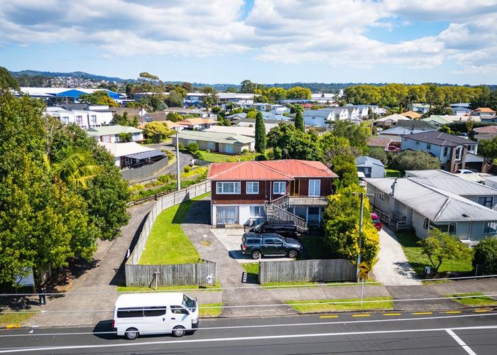  at 12 Rathgar Road, Henderson, Waitakere City, Auckland