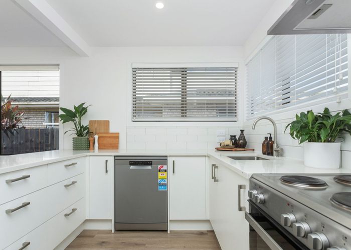  at 136 Riversdale Road, Avondale, Auckland