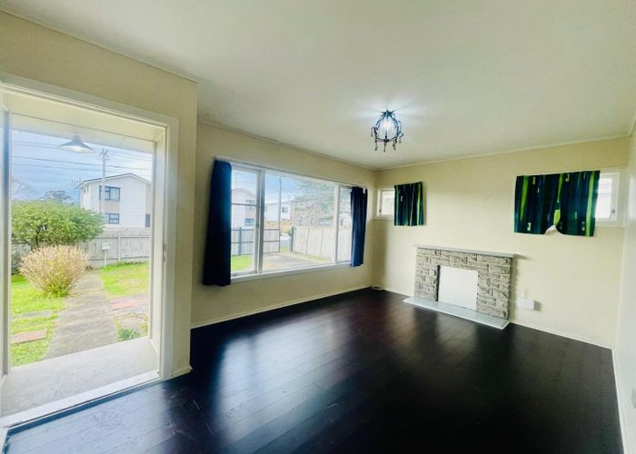  at 11 Awatere Street, Clover Park, Auckland