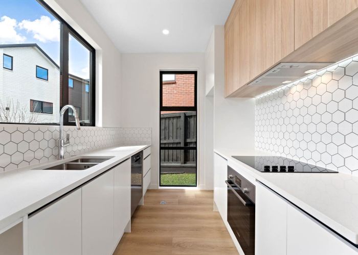 at 10D Serjeant Street, Henderson, Waitakere City, Auckland
