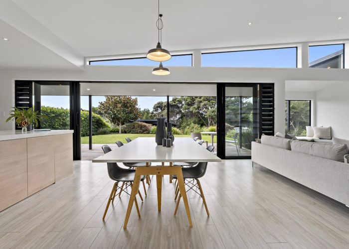  at 14 Eastvale Close, Greenhithe, Auckland