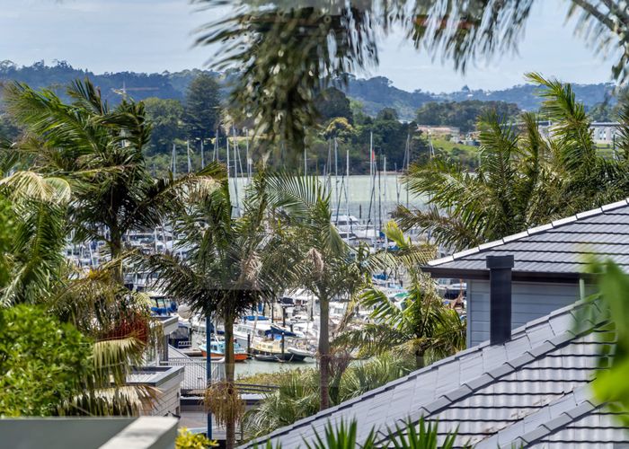  at 8A Lupetti Rise, West Harbour, Auckland