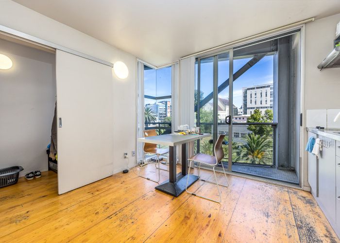  at Flat 6E/8 Scotia Place, City Centre, Auckland City, Auckland