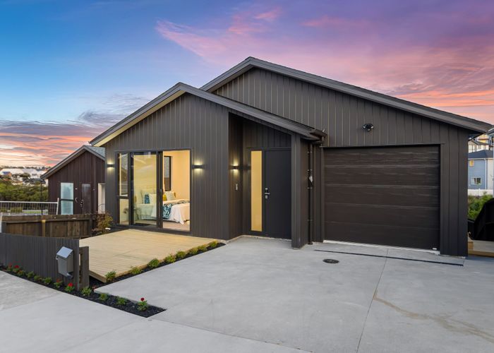  at 1,2,4,6 Baumea Rise, Westgate, Waitakere City, Auckland