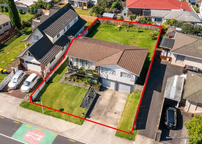  at 36 Akoranga Drive, Northcote, Auckland