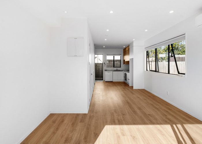  at 8/14 Clendon Place, Manurewa, Manukau City, Auckland